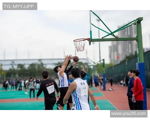 篮球点燃青春激情展现团队力量让拼搏与梦想在赛场上闪耀